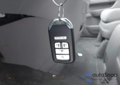 2016 Honda Odyssey Se z USA, uszkodzony, nr VIN 5FNRL5H39GB149187